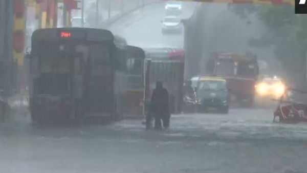 कई राज्यों में भारी बारिश की आशंका