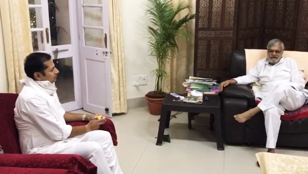 30 आदमी निकल जाते तो कुछ नहीं कर सकते 30 आदमी निकल जाते तो कुछ नहीं कर सकते