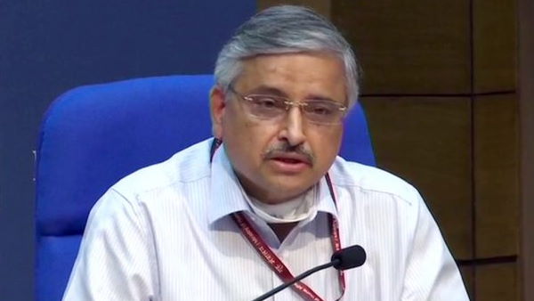 एक्सपर्ट ने ली अधिकारियों की जगह, फिर अधिकारियों की वापसी