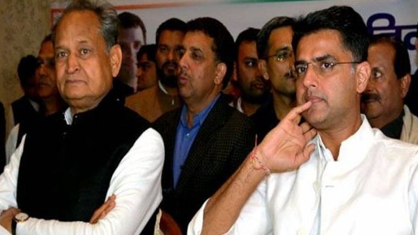 अलग पार्टी बनाने से आगे राजनीतिक सफर मुश्किल होने वाला है