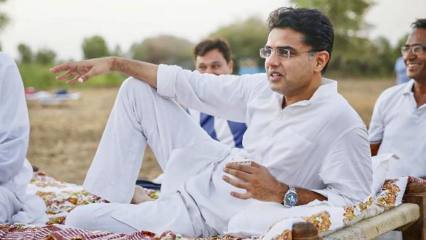 सचिन पायलट के साथ कितने विधायक?