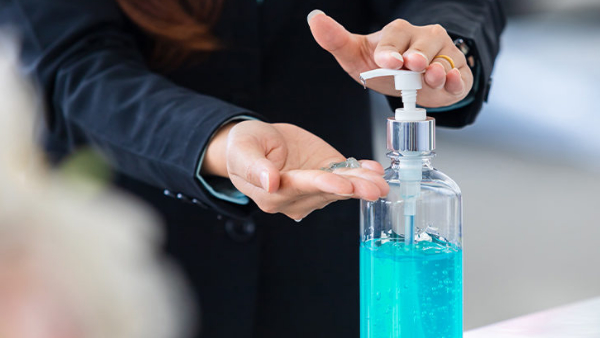 सैनिटाइजर्स भी साबुन की तरह