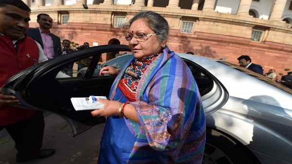 करीब 3 लाख रुपये साला पेंशन की हकदार हैं संगीता जेटली