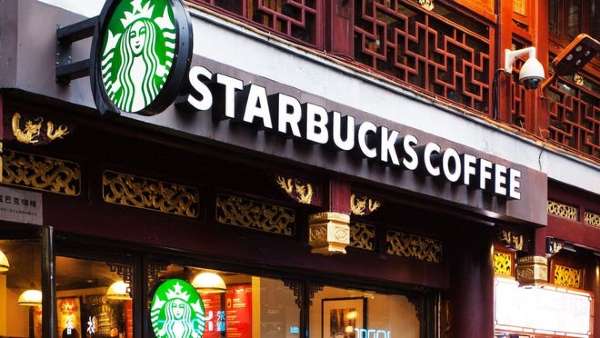 सेंट पॉल सिटी के स्टारबक्स कॉफी शॉप पर 1 जुलाई को गई थी महिला