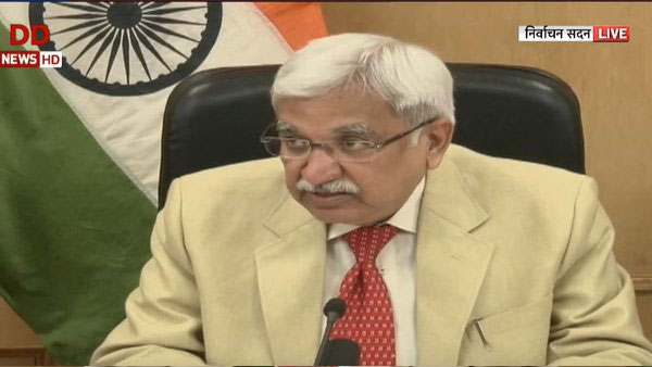 सुनील अरोड़ा के रिटायरमेंट के बाद लवासा बन सकते थे मुख्य चुनाव आयुक्त सुनील अरोड़ा के रिटायरमेंट के बाद लवासा बन सकते थे मुख्य चुनाव आयुक्त