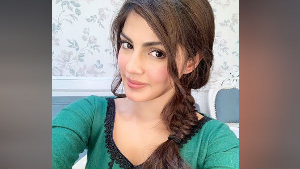 रिया की गिरफ्तार की मांग 