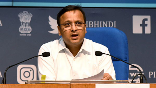 लव अग्रवाल और डॉ रमन आर. गंगाखेड़कर ल