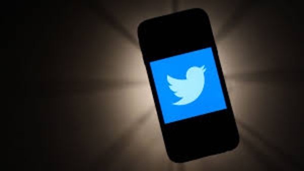 एकाउंट को ट्वीटर पर एक आंतरिक टूल के उपयोग से हैक किया गया