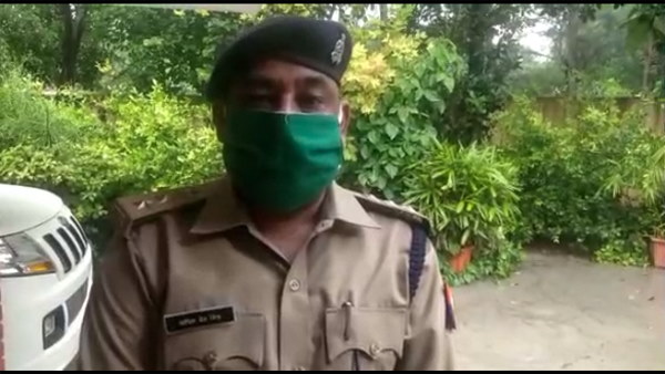 father burns his 7 months baby in fatehpur