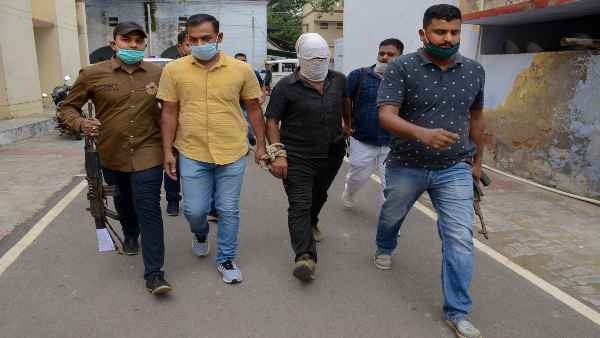  'तुम कार पलटो, हम सरकार पलटाएंगे।' 