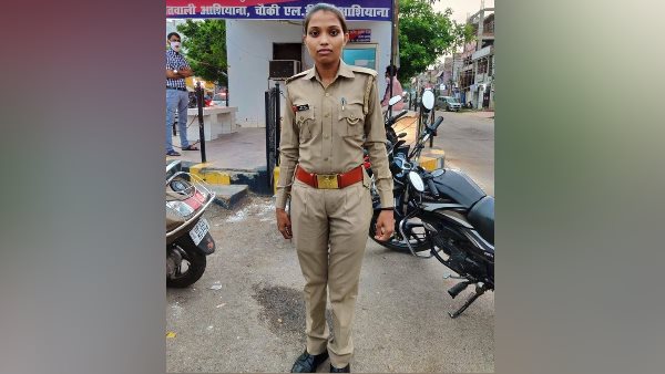 '5-6 लोग मैडम की क्लास सुनते रहे'