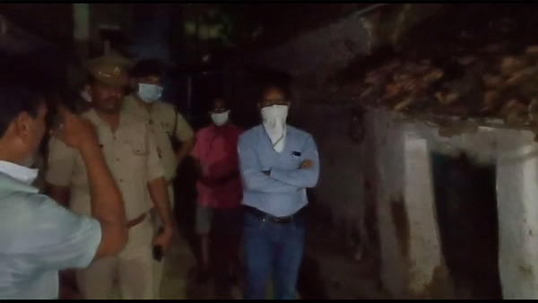 नशे में वह गाली-गलौज करने लगा