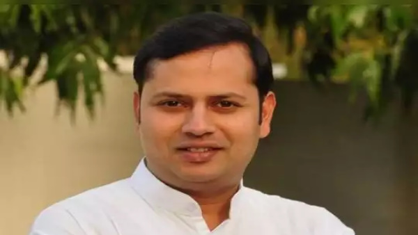 डॉ. सीपी जोशी व वैभव गहलोत के बीच हुई बातचीत के अंश डॉ. सीपी जोशी व वैभव गहलोत के बीच हुई बातचीत के अंश