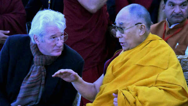 दलाई लामा ने पेश किया नया संविधान 