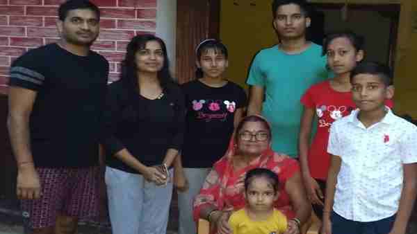 2014 में वृत्तिका सिंह से हुआ था विवाह