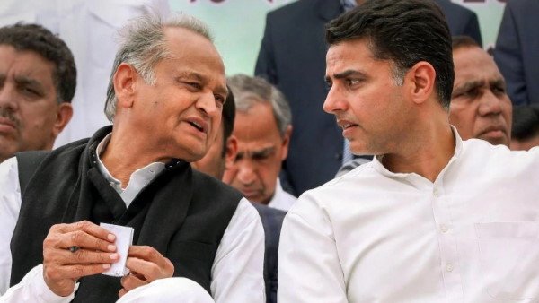 गहलोत को नोटिस मिलने को बताया छलावा