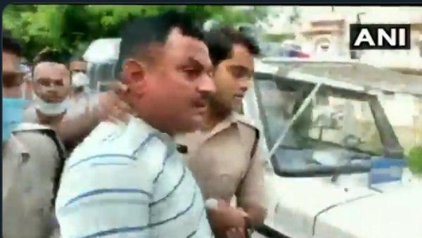 बंदूक की नोंक पर रिचा से विकास ने की थी शादी बंदूक की नोंक पर रिचा से विकास ने की थी शादी