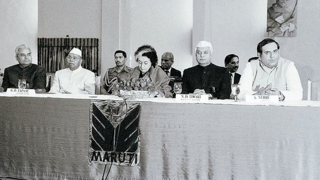 बाबरी मस्जिद का ताला राजीव गांधी ने किसी डील के तहत खुलवाया था? बाबरी मस्जिद का ताला राजीव गांधी ने किसी डील के तहत खुलवाया था?