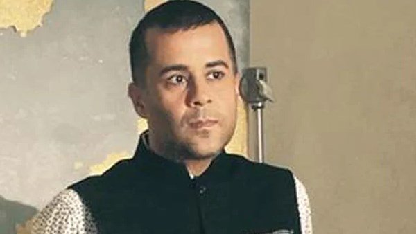 'विधु विनोद चोपड़ा ने मुझे आत्महत्या के लिए उकसाया था' 'विधु विनोद चोपड़ा ने मुझे आत्महत्या के लिए उकसाया था'