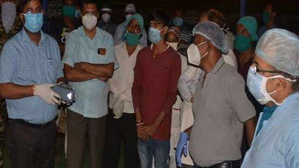 Dhanbaad clash between doctors and policemen for late during corona test Dhanbaad clash between doctors and policemen for late during corona test