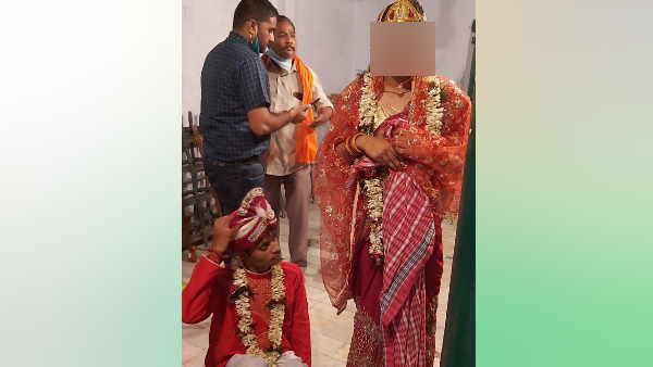 पुलिस ने प्रेमी जोड़े को हिरासत में लिया