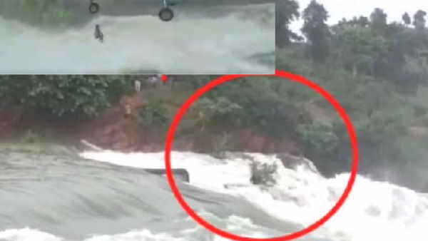 गुस्से के कारण पानी में उतरे थे गुस्से के कारण पानी में उतरे थे