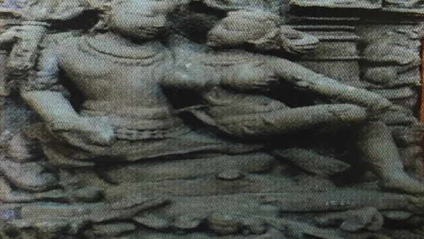 भगवान शिव और मां पार्वती के साथ गणेशजी की प्रतिमा भगवान शिव और मां पार्वती के साथ गणेशजी की प्रतिमा