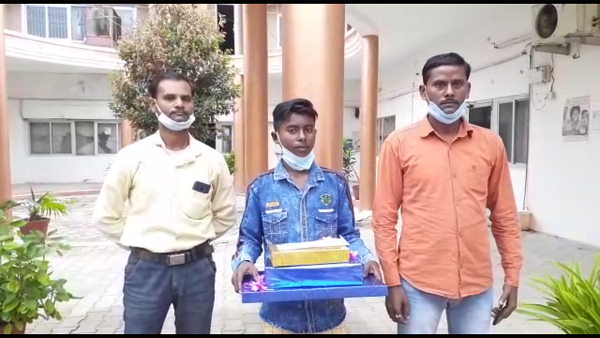 इस तरह 14 साल के बच्चे ने बच्ची बचाई इस तरह 14 साल के बच्चे ने बच्ची बचाई