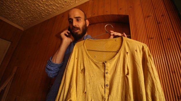 कश्मीर: वो क़ानून, जो 370 हटाने के दौर में बना सरकारी गिरफ़्तारियों का औजार कश्मीर: वो क़ानून, जो 370 हटाने के दौर में बना सरकारी गिरफ़्तारियों का औजार