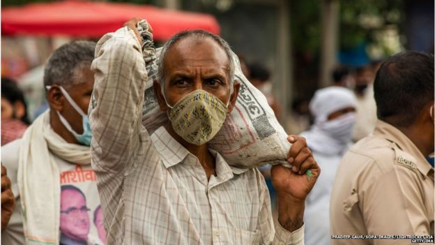 भारत के युवाओं के लिए रोज़गार की राह हुई और मुश्किल