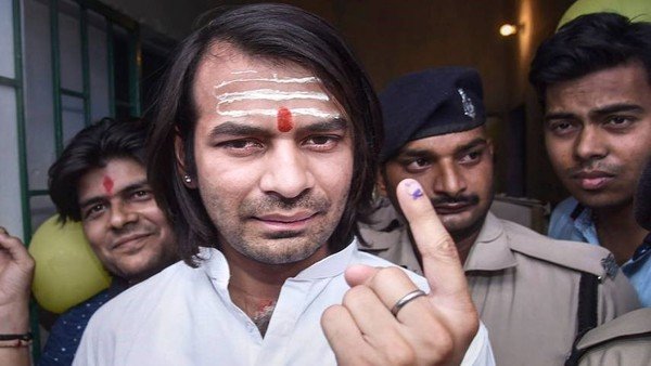 भगवान को मनाने में जुटे तेज प्रताप यादव भगवान को मनाने में जुटे तेज प्रताप यादव