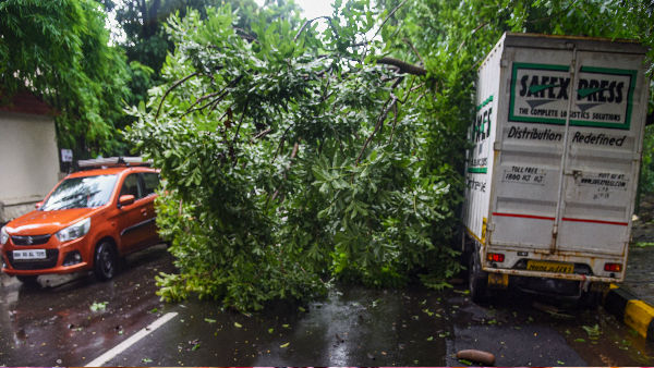 107किमी/घंटे की रफ्तार से चल रही है हवा 107किमी/घंटे की रफ्तार से चल रही है हवा