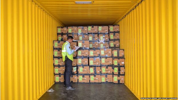 भारत के युवाओं के लिए रोज़गार की राह हुई और मुश्किल