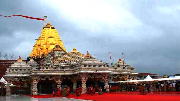 देश के 51 शक्ति पीठ में से एक है अंबाजी देश के 51 शक्ति पीठ में से एक है अंबाजी