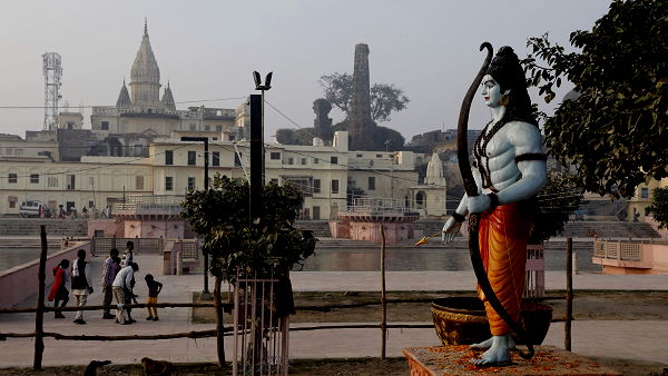 और क्या लिखा उस मोनिका ने?