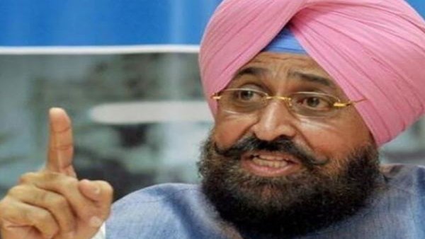 पंजाब के दो कांग्रेसी सांसदों ने भी कैप्टन अमरिंदर सिंह खिलाफ मोर्चा खोला पंजाब के दो कांग्रेसी सांसदों ने भी कैप्टन अमरिंदर सिंह खिलाफ मोर्चा खोला