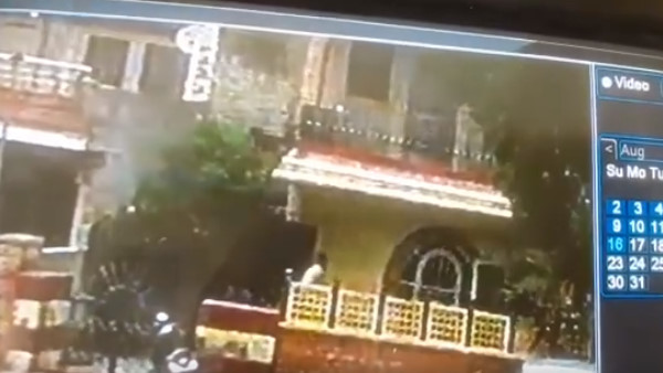  भरभरा कर गिरी बालकनी