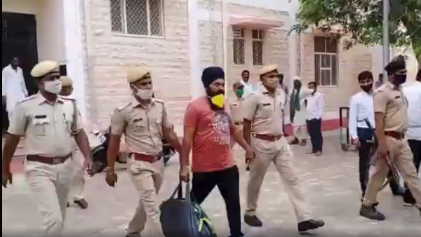 ये सामग्री आई थी पाकिस्तान से