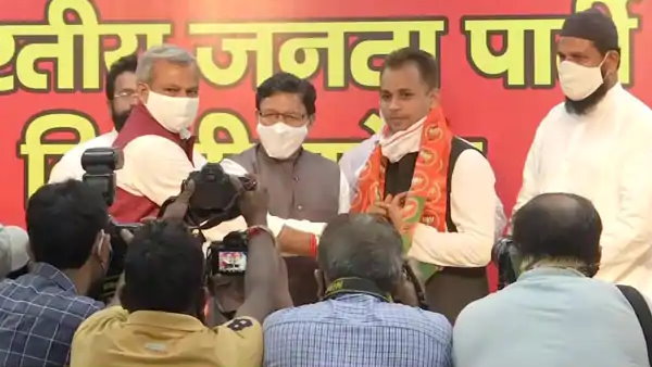 'दिल्ली पुलिस जानबूझकर शाहीन बाग का प्रर्दशन कराती रही'