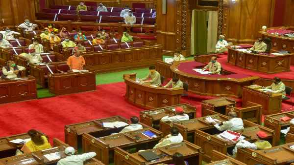 नवंबर में हर उम्मीदवार को चाहिए करीब 37 वोट