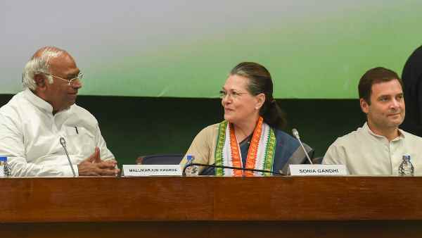 मल्लिकार्जुन खड़गे की वजह से हो रहा है कांग्रेस में बवाल?