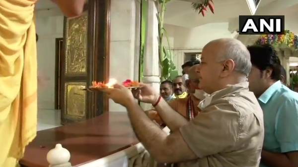 दुनियाभर में पाए जाते हैं भक्त