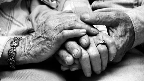 पत्नी के बाद पति की भी मौत