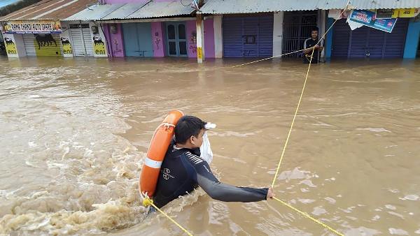 पूर्वी जिलों में हो रही है लगातार बारिश 