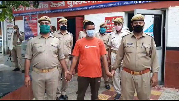 foreign currency cash seized by GRP and RPF team at uttar pradesh