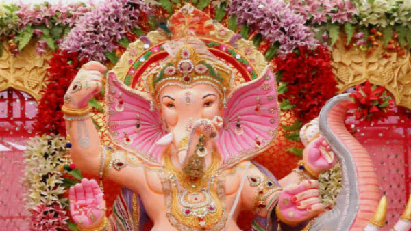 'गणपति बप्पा मोरया, अगली बरस तू जल्दी आ' 'गणपति बप्पा मोरया, अगली बरस तू जल्दी आ'