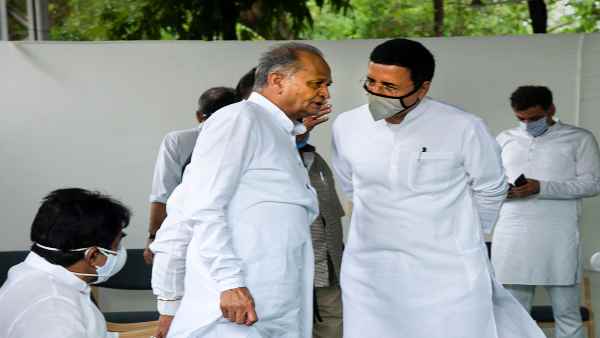 गहलोत ने दो मोर्चो पर छोड़े थे सियासी घोड़े!