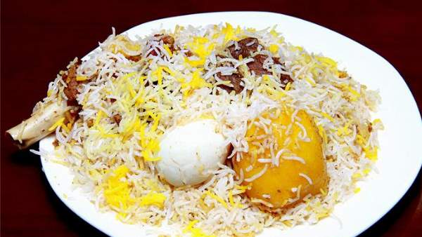 मैनेजर ने मामला मैनेज करने की बात कही