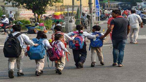 छोटे बच्चों के लिए नहीं खुलेगा स्कूल? छोटे बच्चों के लिए नहीं खुलेगा स्कूल?