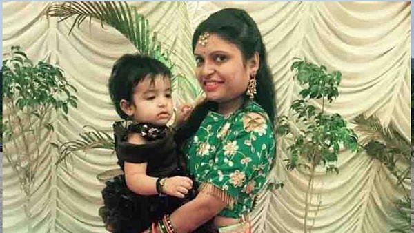 30 years old woman jumped off 5th floor with a three year daughter, both die 30 years old woman jumped off 5th floor with a three year daughter, both die